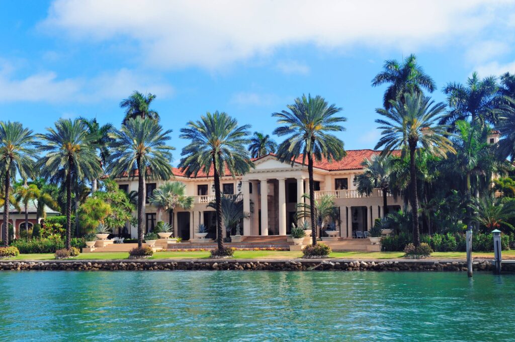 Estate Management in South Palm Beach County: Peace of Mind for Seasonal Luxury Homeowners